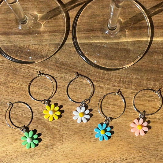 Daisy Silver 25mm Wine Glass Charm Rings with Resin Charm